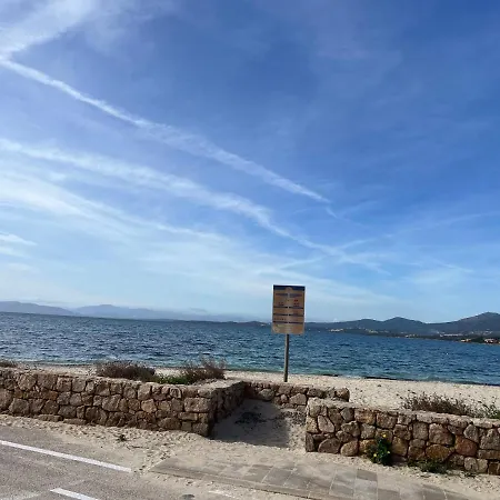 Ampio Monolocale Apartment Golfo Aranci Exterior photo